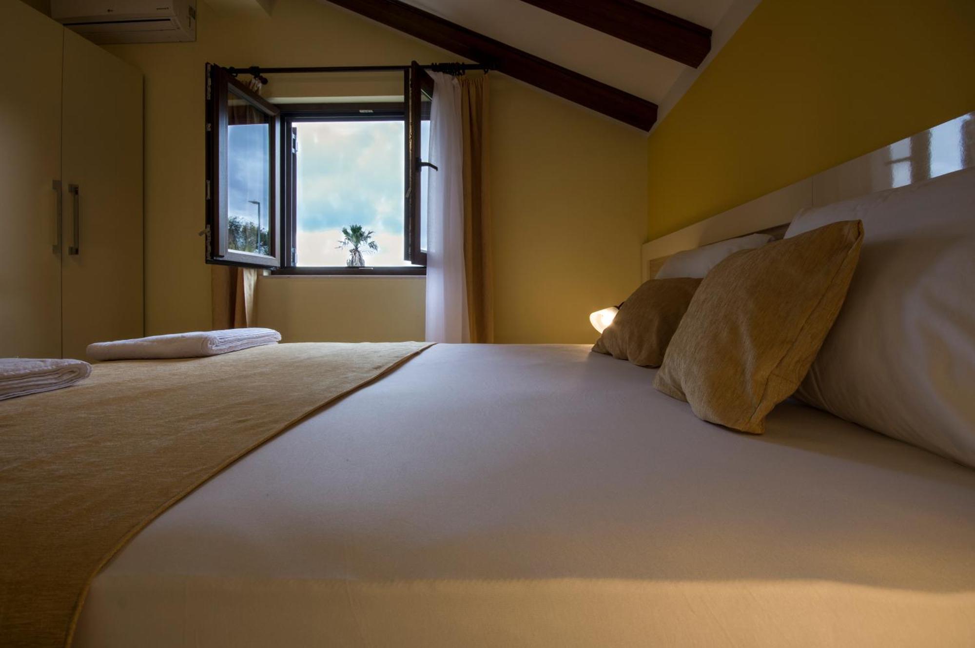 Jedro Apartmani Herceg Novi Rum bild